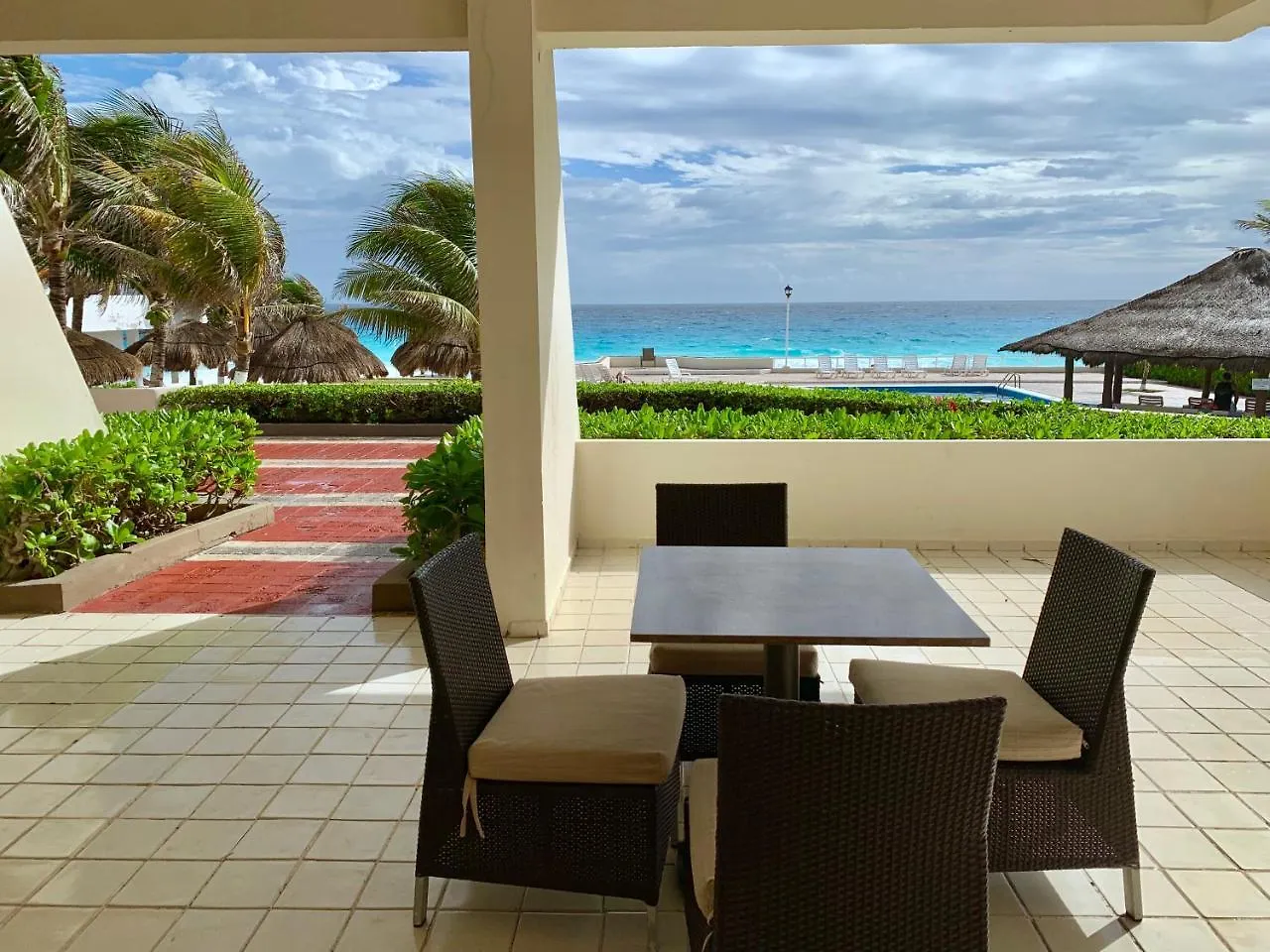 Brisas Condo Cancun Aparthotel